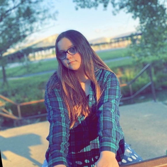 Meet your Posher, Brooklyn - Picture 3 of 3